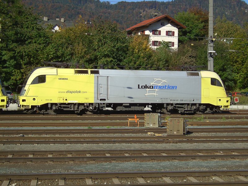 Die BR ES 64 U2-028 steht am 29.09.2007 in Kufstein und wartet auf Arbeit.  