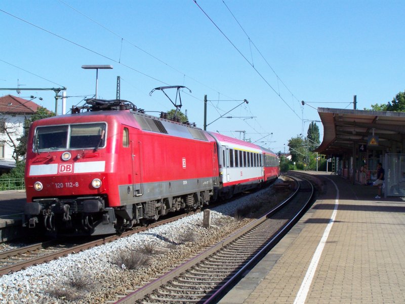 Die Br.120 122-8 zog den EC  Wrthersee  von Klagenfurt Hbf nach Dortmund Hbf bis Stuttgart Hbf. Dort wurde sie abgelst. Aufgenommen am 26.Juli 2007 in Stuttgart-Untertrkheim.