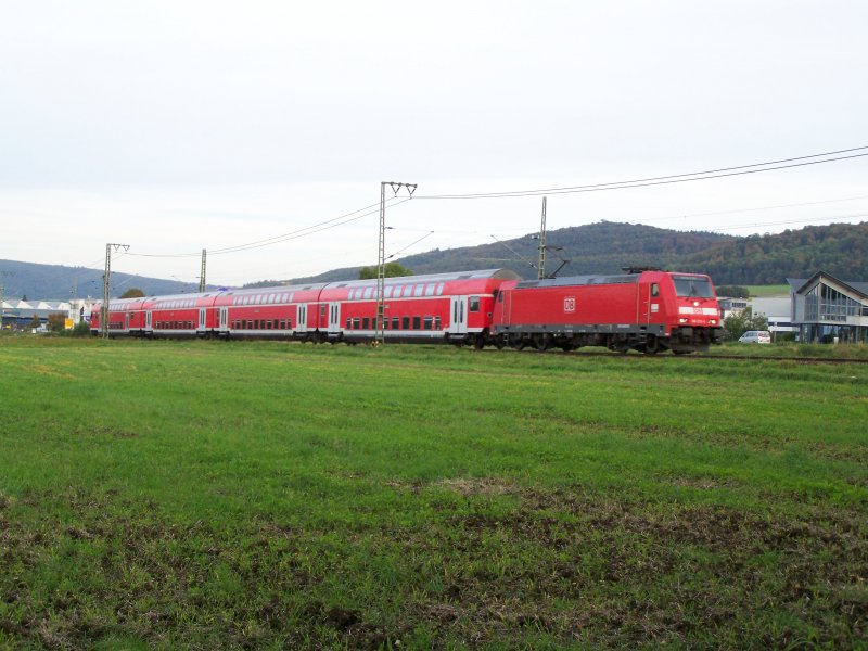 Die Br.146 213-4 mit einem RegionalExpress RE unterwegs von Aalen nach Stuttgart Hbf. Hier in Hhe Aalen-Essingen am 21.September 2007