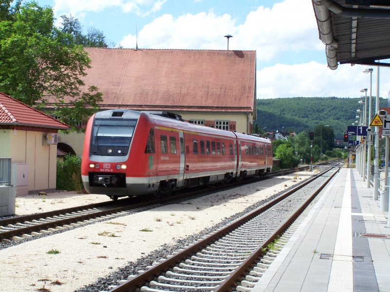 Die Br.612 074-5 fuhr am 16.Juni 2007 asl IRE von Aalen nach Ulm Hbf, heir durchfhrt er den Bahnhof Knigsbronn mit rund 160km/h.
