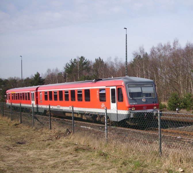 Die BR628 598-5 bei kurz vor dem erreichen des Bahnhofes in Munster.