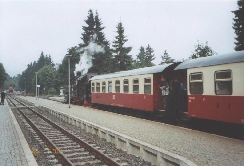 Die BR997245-6 im Bahnhof Drei-Annen-Hohne (Julie 2002)