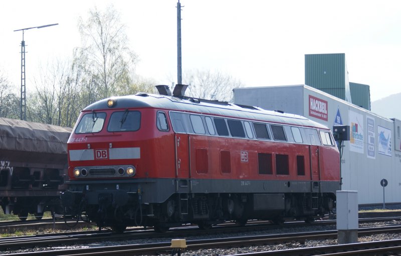 die Braunschweiger 218 447 als Tftz um sich an den Steuerwagen zu setzen in Bad Harzburg (26.4.2008)