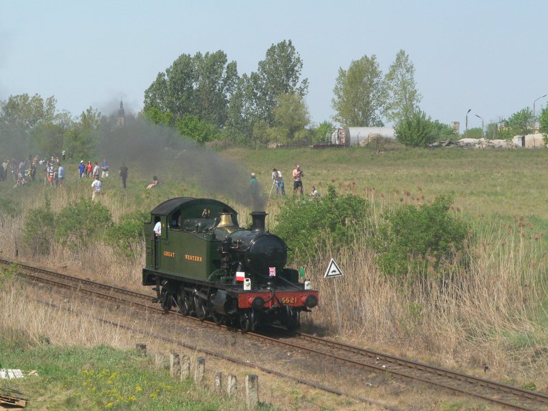 Die britische 5521 der Great Western Railways auf der Dampflokparade am 28.4.2007 in Wolsztyn.