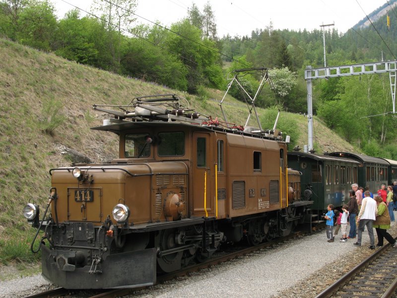 Die C`C 414 steht in Filisur am 13.05.2007 zur
Abfahrt nach Chur bereit.

