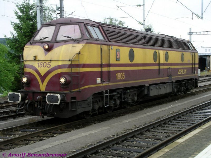 Die CFL Diesellok 1805 fhrt hier im Gterzugeinsatz .

12.07.2004
Wasserbillig
