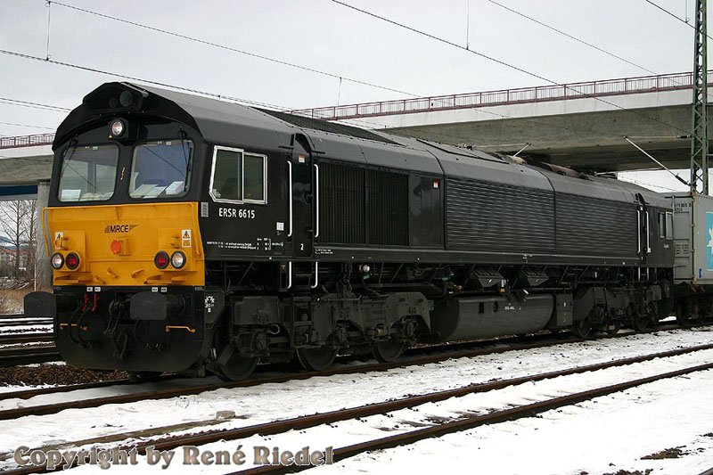 Die Class 66, mit der Kennung ERSR 6615(hat den Namen Kayden)von MRCE, wurde mir in Pirna so stolz prsentiert, da ich nicht widerstehen konnte, sie bildlich fest zu halten. Aufgenommen wurde das Bild am 28.1.2007. 