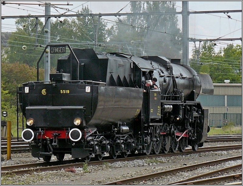 Die Dampflok 5519 fotografiert am 21.09.08 beim Rangieren im Bahnhof von Luxemburg. (Hans)