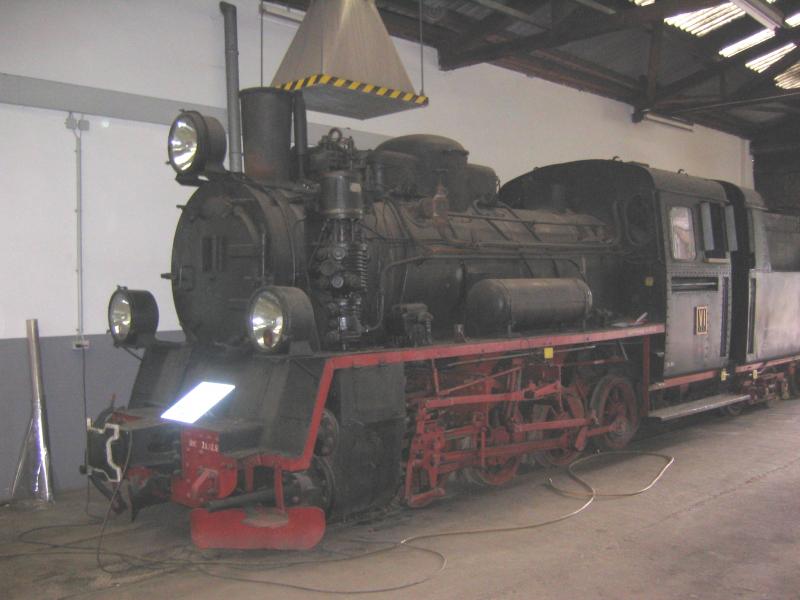 Die Dampflok im Depot bei der Aufarbeitung im Oktober 2004
