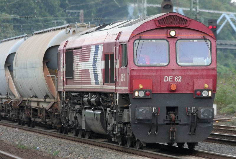 Die DE62 der HGK durchfhrt Kln West am 02.08.2009 mit einem kurzen Gz