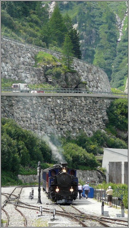 Die DFB Dampflok HG 3/4  Furkahorn  wartet in Gletsch auf die nchste Abfahrt nach Realp am 01.08.08. (Jeanny)