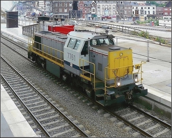 Die Diesellok 7761 durchfhrt am 28.06.08 nach geleisteter Schubarbeit den Bahnhof Lige Guillemins. Genau an dieser Stelle stand das inzwischen abgerissene alte Empfangsgebude, welches auf dem Bild ID 255292 von Date Jan de Vries zu sehen ist. (Hans)