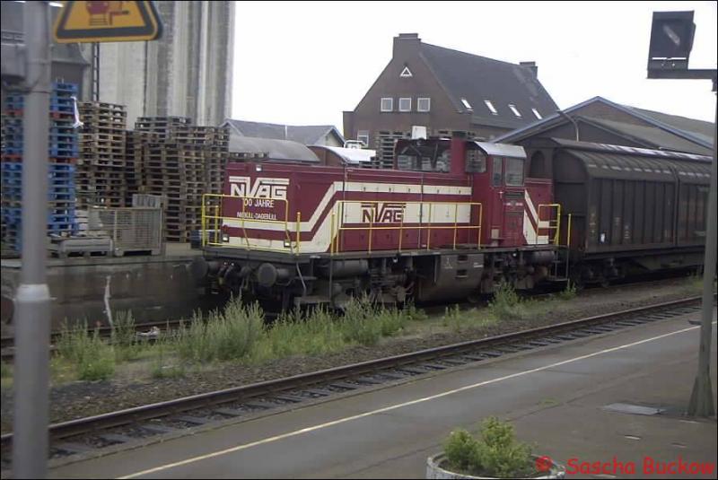 Die DL2 der NVAG steht im Sommer 2002 in Niebll und wartet auf weitere Aufgaben.