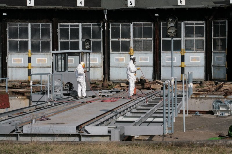 Die Drehscheibe in Wismar wird wieder geschliffen und gespritzt. 31.03.2009