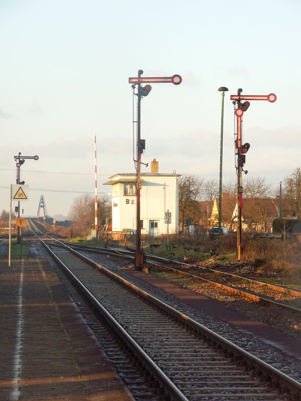 Die drei Formsignale stehen im Bahnhof Gro Ammensleben.(Sachsen Anhalt)und sind noch immer in gebrauch.