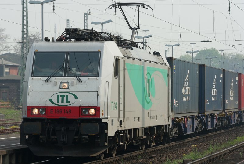 Die E 186 148 der ITL durchfuhr Bonn Beuel am 14.04.2009