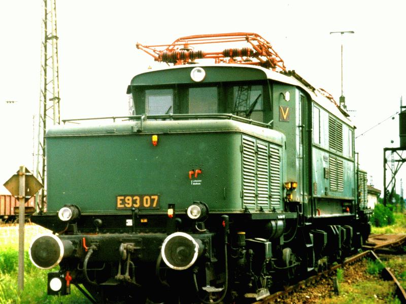 Die E 93 07 im Juni 1997 auf dem Freigelände des Bw Kornwestheim