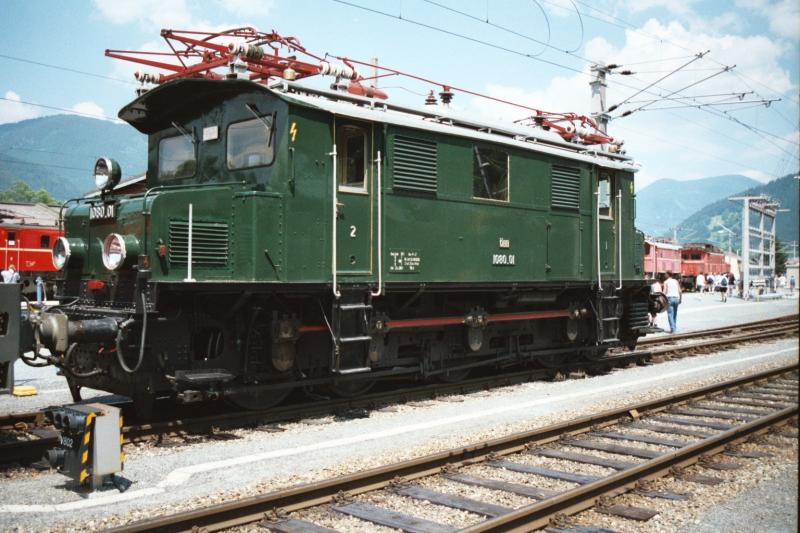 Die E-Lok 1080-01 beim Dampflokfest in Selztahl am 9. Juni 2003