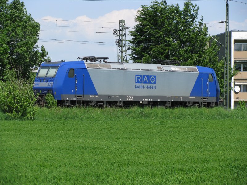 Die E - Lok 185 CL 009 der RAG abgestellt in der nhe des Bahnhofs Donauwrth am 13.06.2008