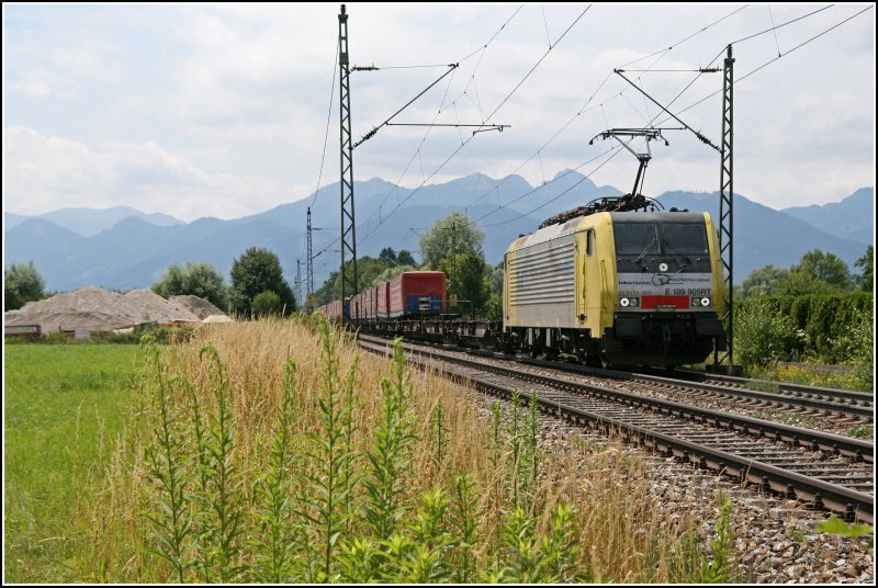 Die E189 905RT der Rail Traction Company bringt am 29.06.07 den 43242  WINNER-EXPRESS von Verona nach Mnchen. Dort wird Railion den Zug weiter bis nach Wuppertal-Langerfeld fahren.
