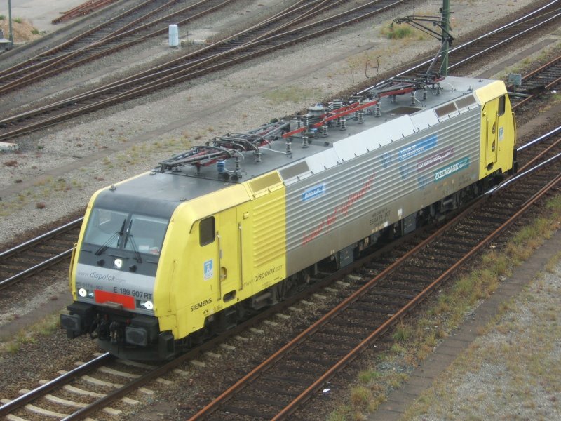 Die E189 907 RT konnte ich 2006 im Gbf Maschen,auf dem Weg zu ihrem Zug,abschieen.