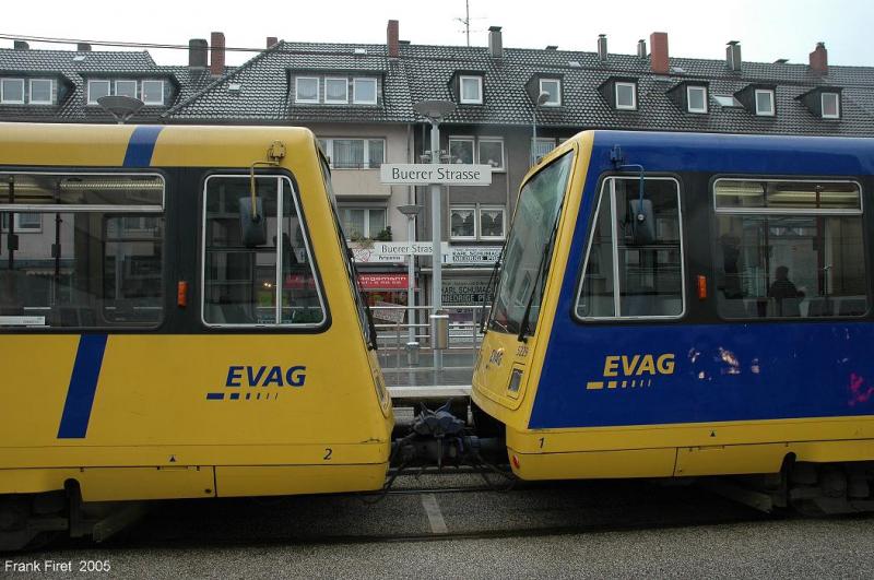 Die ehemalige Docklands Stadtbahnwagen 5222+5229 am Endhaltestelle der U-17 Gelsenkirchen, Buerer Strasse. 11. Februar 2005.