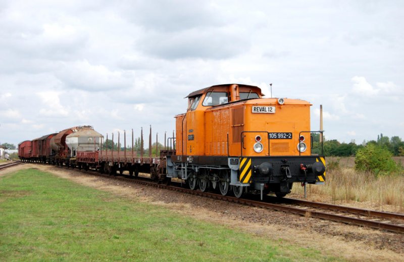 Die ehemalige Werklok der Salzwerke Stafurt mit einem Fotogterzug, Stafurt 20.09.08
