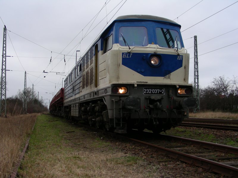 die Ei.L.T. 232er wartet auf Ausfahrt in Grimmen am 08.03.07