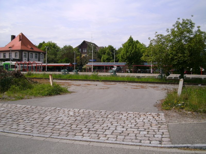 Die Einfahrt vom Gterbahnhofbereich vom Bahnhof Breisach am 10.05.2009.