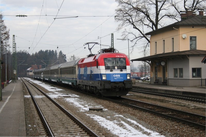 Die EM Lok Niederlande 1116 041  mit IC 87 am 29.11.2008 in A�ling.