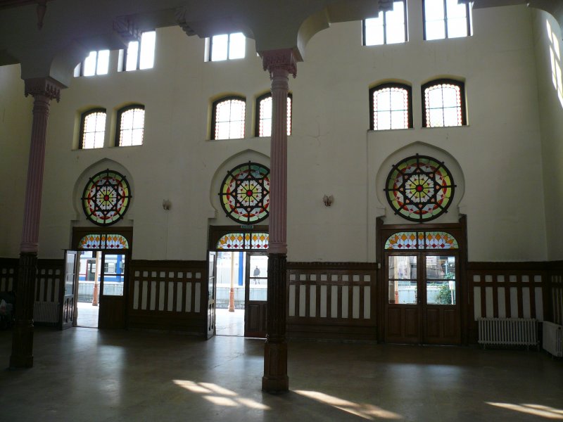 Die Empfangshalle vom Bahnhof Sirkeci am 8.4.2009. Die Halle wird gelegentlich fr Tanzvorstellungen genutzt.