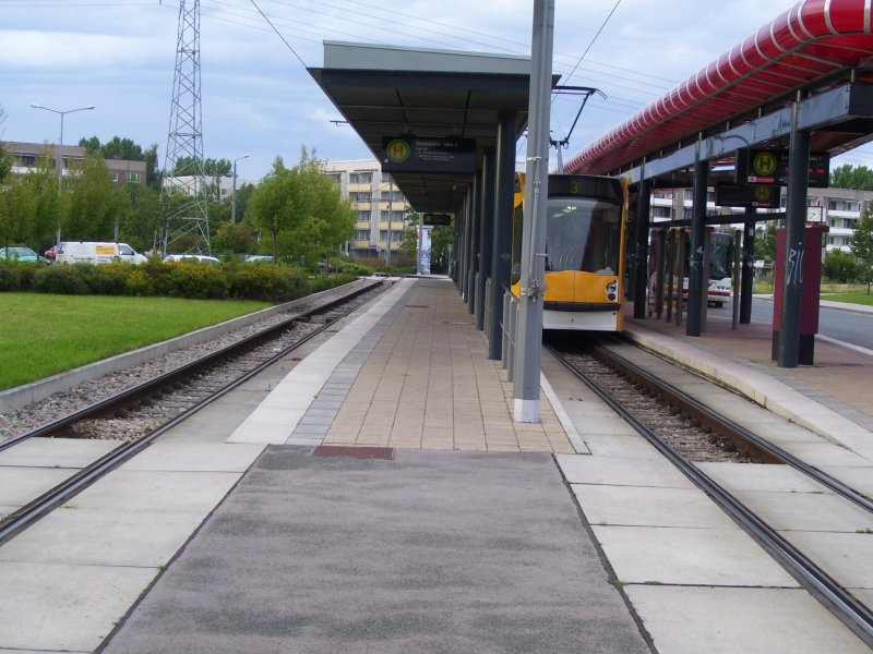 Die Endhaltestelle Europaplatz am 09.07.2007 im Norden von Erfurt.