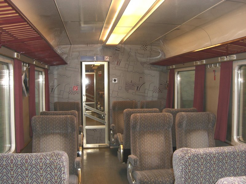 Die erste Klasse in den alten 4010-Garnituren: Mehr als ein Hauch Nostalgie !
aufgenommen am 19.10.2008 im IC 518  Karl Bhm 