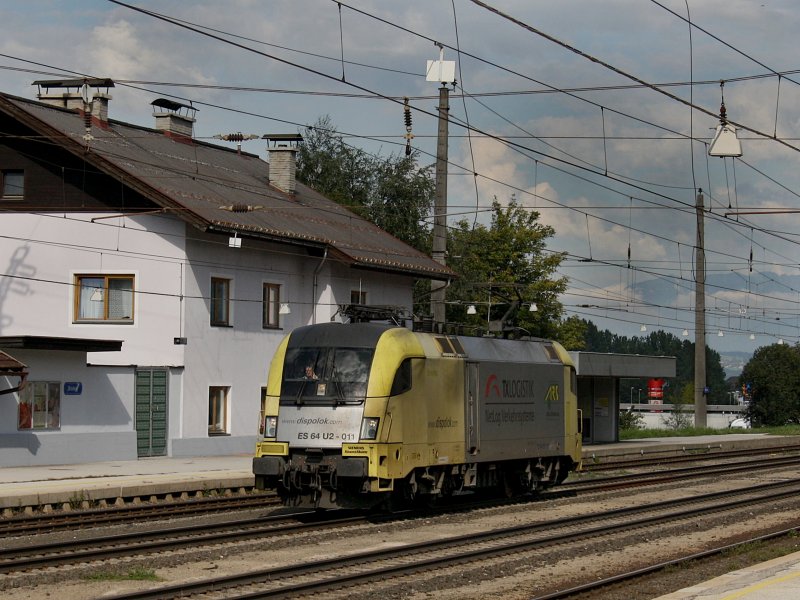 Die ES 64 U2-011 von TXL bei der Durchfahrt am 19.09.2009 in Brixlegg. 