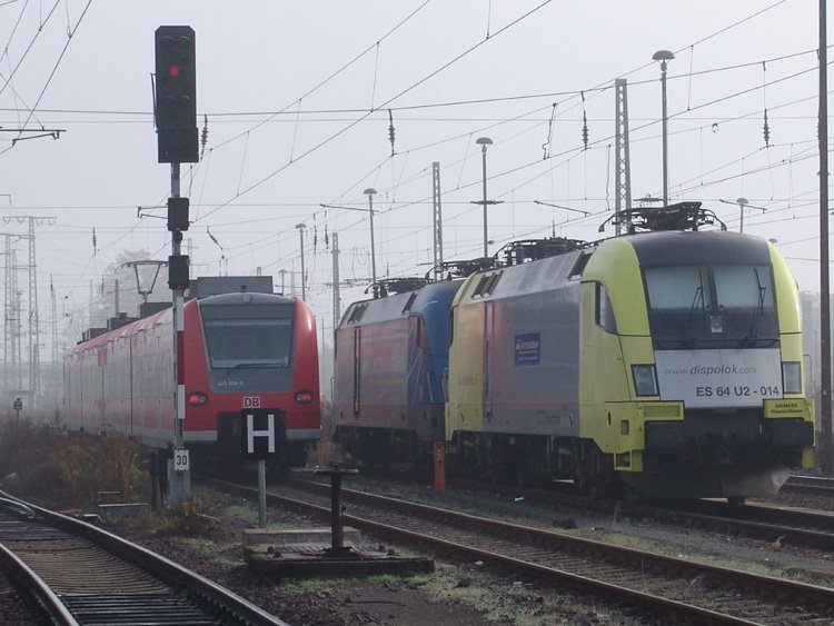 Die ES 64 U2-014 von MWB abgestellt im Bahnhof Stendal.Aufgenommen am 28.10.07