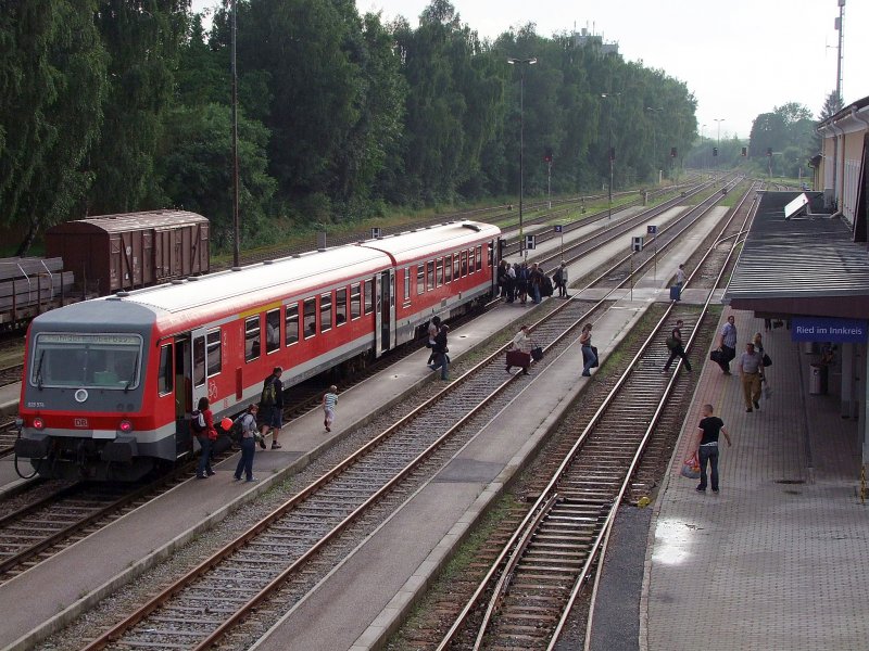 Die EurRegio Verbindungen zwischen Mhldorf/Oberbay. und Linz/Donau bzw. umgekehrt (hier ER5992) werden relativ gut angenommen; 090628