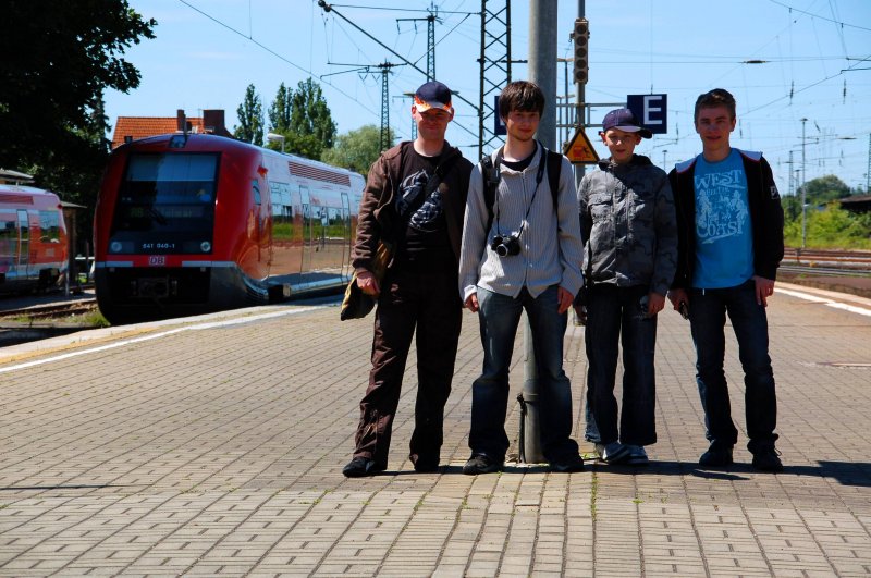 Die Fotografen der Thringen-Tour vom 13.06.09 v.l.n.r.: Meine Wenigkeit, Christopher Ptz, mein Cousin Fabian und Kevin Schmidt. Fotografiert in Weimar.