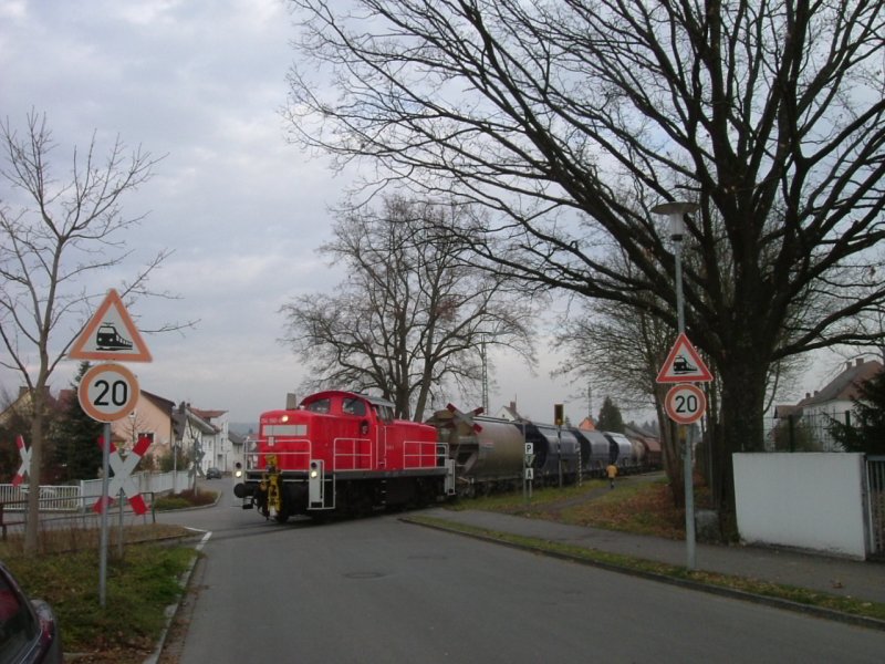Die frisch umgebaute 294 580 (vormals 294 080) am 23.11.2007 bei der Ausfahrt aus Hirschau. (Strecke Amberg-Schnaittenbach)