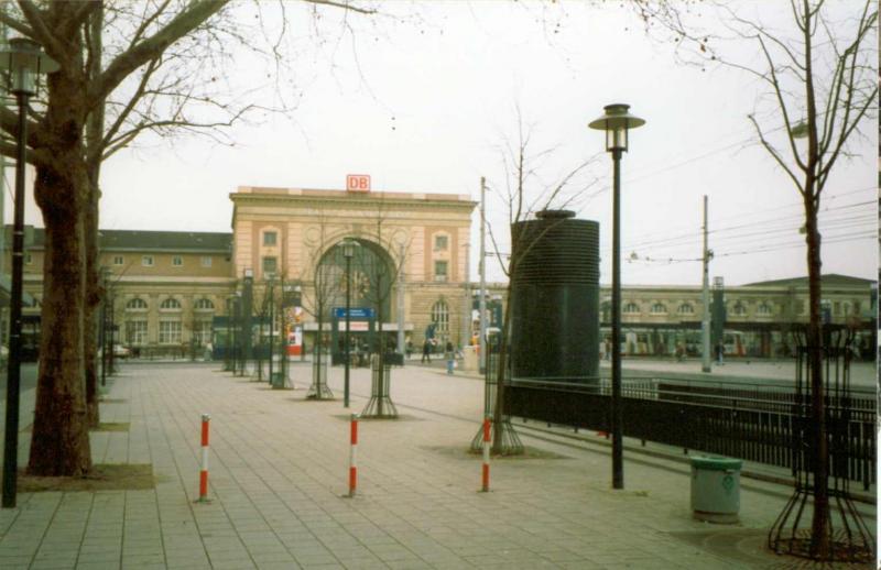 Die Frontansicht vom Mannheimer Hauptbahnhof