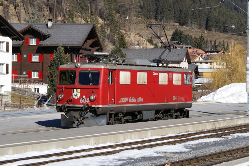 Die Ge 4/4 I 604 der RhB steht am 18.2.08 in Disentis.