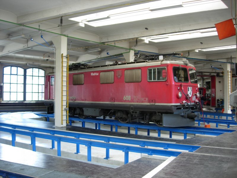 Die Ge 4/4 I der RhB steht am 20.3.08 in Landquart Depot.