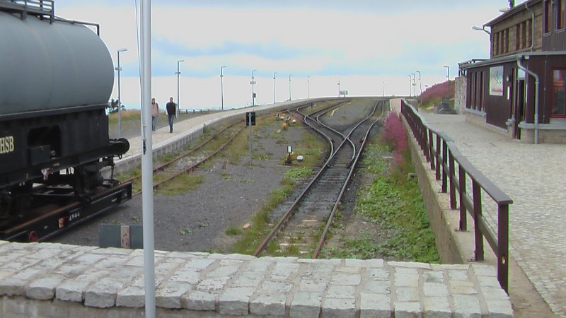 Die Gleisanlage des Bahnhofs Brocken der Harzer Schmalspurbahnen.