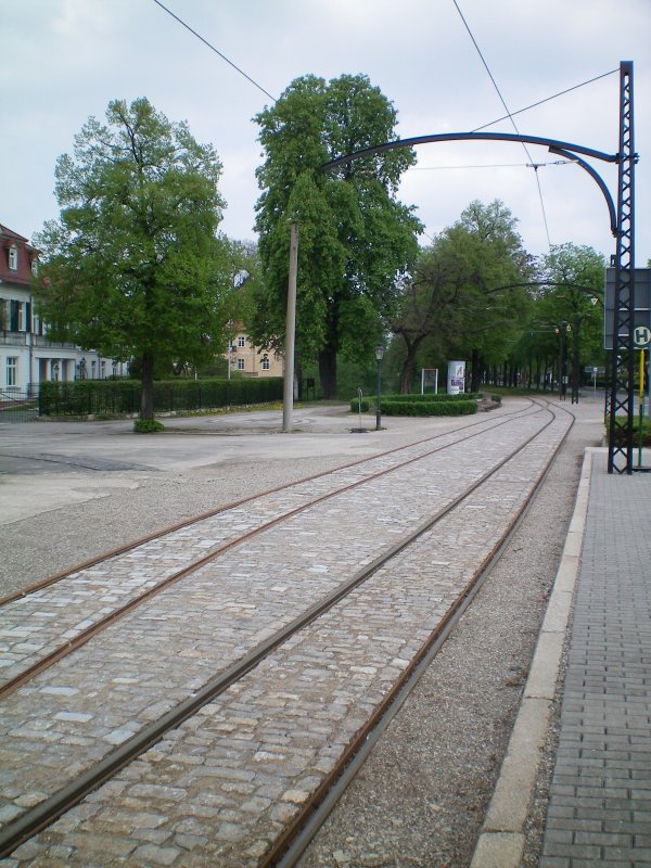 Die Haltestelle Theaterplatz der NTB mit Blickrichtung Haltestelle Marientor.Naumburg a.d.Saale.19.04.2009