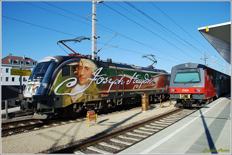 Die Haydn-Lok 1047 504 brachte am 1. September den aus fnf CityShuttle-Wagen bestehenden D 15025 von Wien Westbahnhof nach St.Plten Hbf. Die Aufnahme enstand im Zugendbahnhof. 