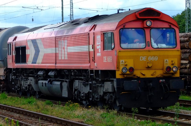 Die HGK kommt nicht oft nach Plattling. Am 23.06.2007 durchfuhr DE 669 mit einem Kesselwagenzug den Plattlinger Gbf.
