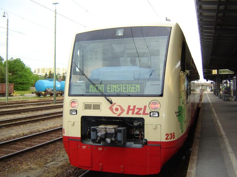 Die Hohenzollerische Landesbahn verkehr als 3er Ringzug. Hier Villingen im Schwarzwald