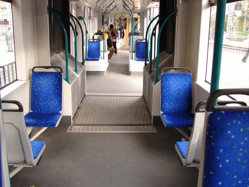 Die Innenansicht der Siemens Combino in Budapest/Ungarn. Aufgenommen am 21.10.2007 Moszkva tr.