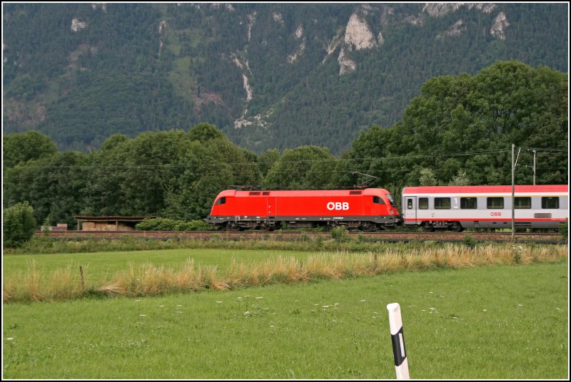 Die Innsbrucker 1116 095 bringt bei Niederaudorf den BB EuroCity 188  VAL GARDENA/GRDNERTAL  von Verona nach Mnchen. (06.07.07)