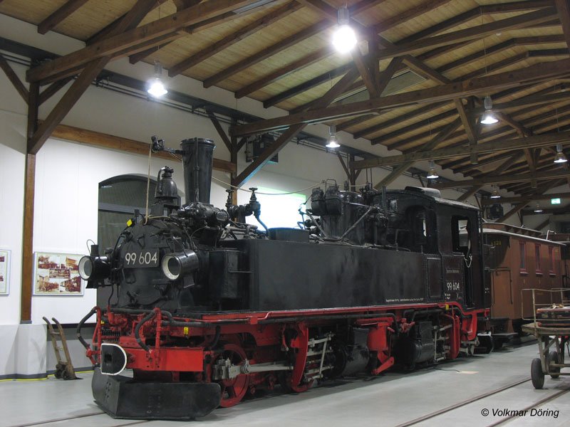 Die IV K -Lok 99 604 ist wieder in Sachsen und wartet im vorbildlich restaurierten Gterboden Radebeul-Ost - 31.03.2007 
