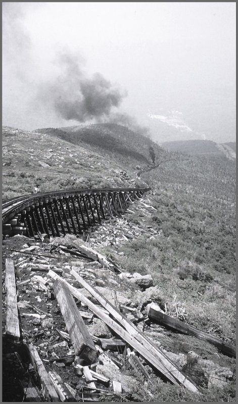 Die Jacobs ladder oberhalb der Streckenhlfte. Schwach zu erkennen im Tal Marshfield station. (03.08.1998)